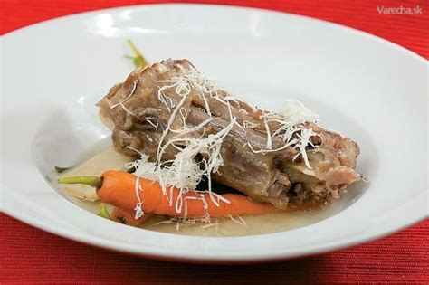 Servírovaný hovädzí chvost na víne