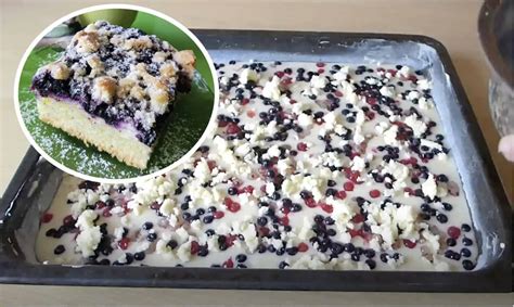 Koláč z kyslej smotany s ovocím