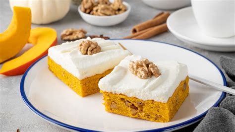 Hotový slaný koláč z tekvice Hokkaido s oblohou