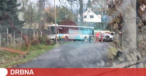 Cesta zmrzlinárskeho vozu po americkej ulici