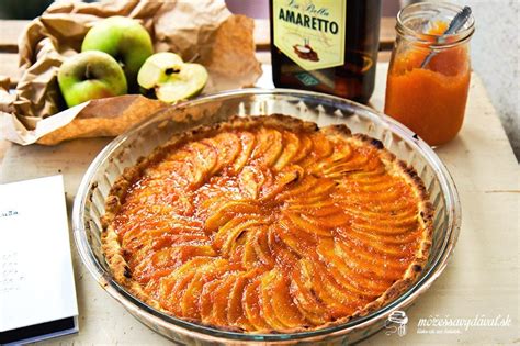 hotový jablkový koláč Vánok