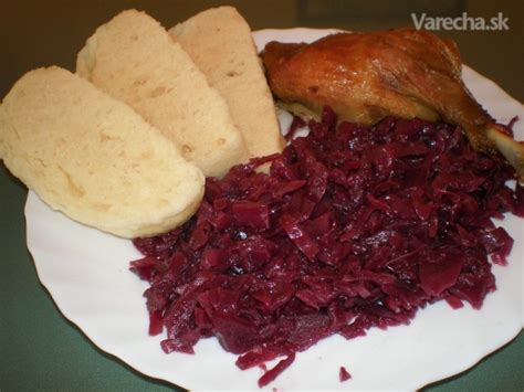 Červená kapusta s jablkami