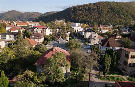 grafické znázornenie sociálnej hierarchie v dedine