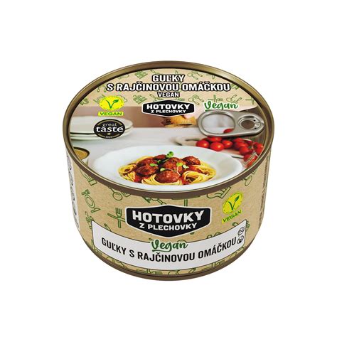 Miska s hotovou kapustou v rajčinovej omáčke