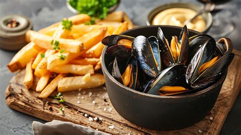 Moules-frites - mušle s hranolkami