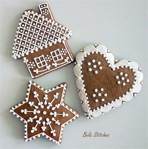 Zdobenie hotových perníkov okoládou