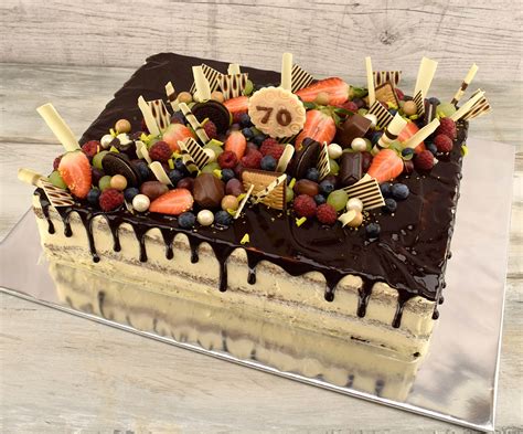 Vizualizácia obdĺžnikovej torty s rôznymi ozdobami
