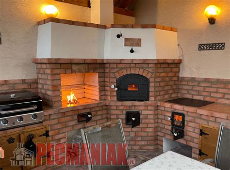 Interiér záhradnej pece so šamotovými tehlami