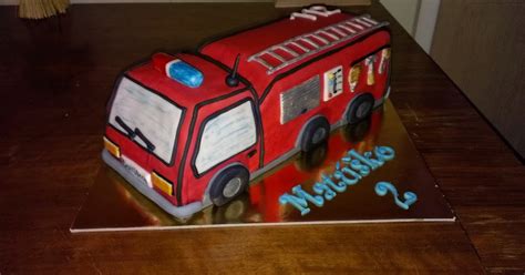 Hasičské auto z torty