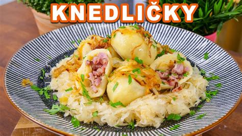 Servírovaná sedliacka dusená kapusta s knedľou a mäsom