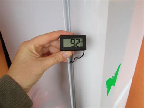 Ilustračná fotografia digitálneho teplomeru