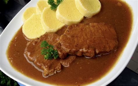 bravčové plátky na horčici s knedľou