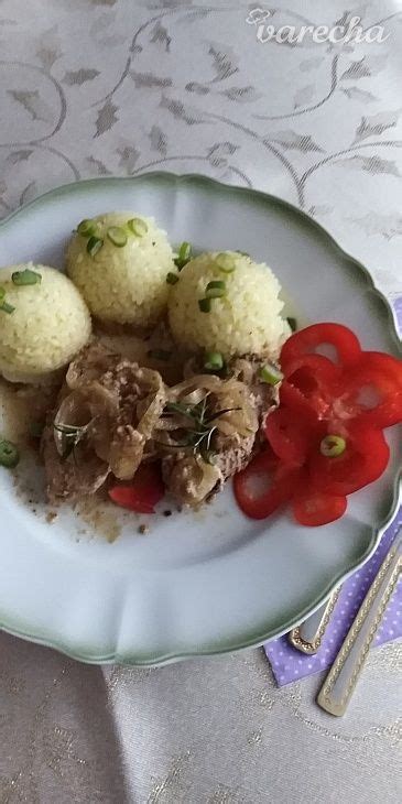 Servírovanie bravčových plátkov na horčici