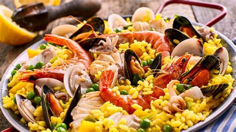 Španielska paella s morskými plodmi