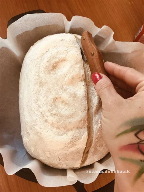 vykysnuté cesto na kváskový chlieb v ošatke