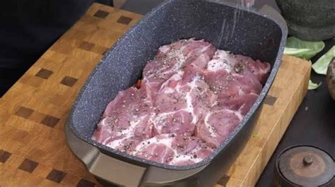 Bravčová krkovička pripravená na pečenie