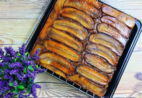 koláč s banánmi a kávovou polevou