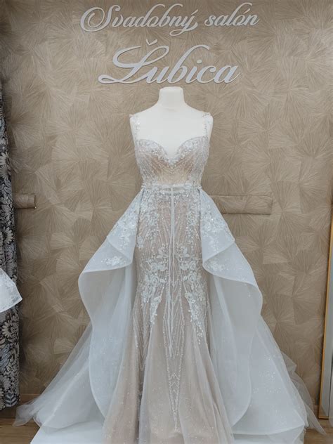 Rôzne štýly a zdobenia svadobných tort