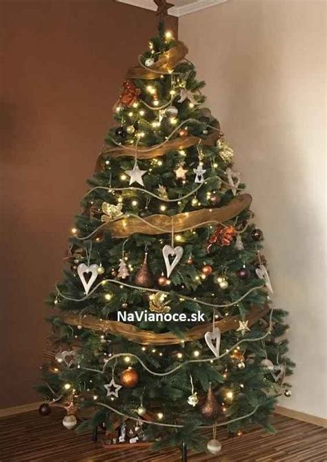 umelý vianočný stromček