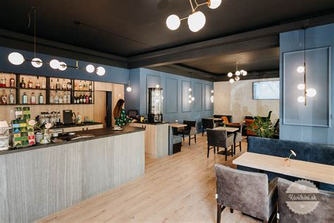 Interiér kaviarne Caffe Eden s moderným dizajnom