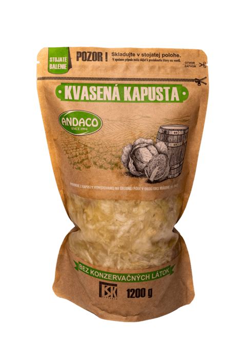 Kvasená kapusta v drevenom súdku