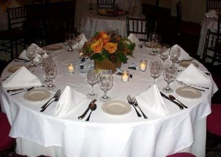 Elegantne prestretý stôl pre dvoch