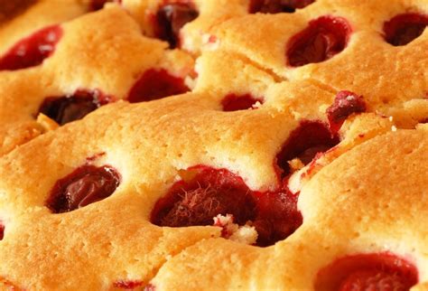 Hotová bublanina s čerešňami