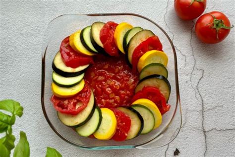 Ukladanie zeleniny do ratatouille