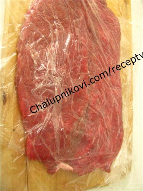 Plát lavašu pripravený na plnenie