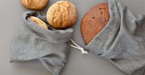 Ilustrácia správneho skladovania chleba v ľanovom vrecku