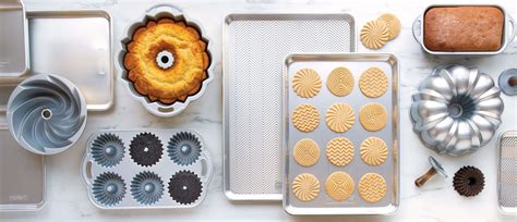 Materiály foriem na pečenie v domácich pekárňach