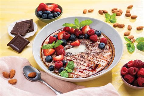 Ilustrácia krupicovej kaše s ovocím