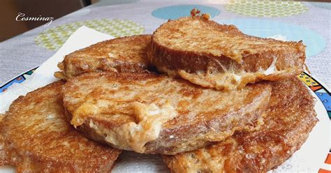 Chlieb vo vajci s pizzovými ingredienciami
