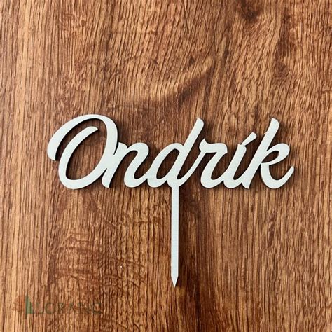 Drevený zápich na tortu