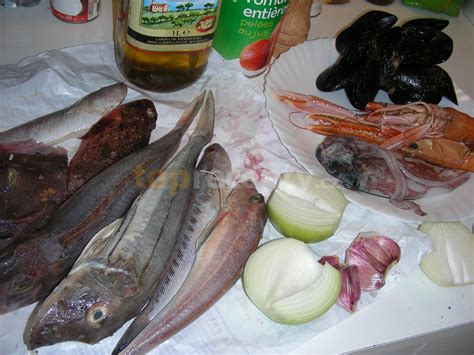 Rôzne druhy rýb a morských plodov