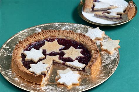 Naplnená a pripravená na pečenie Linecká torta
