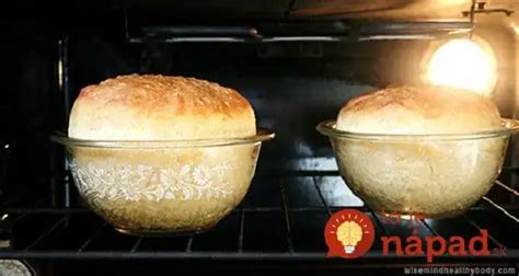 Vrstvenie žemľovky v zapekacej mise