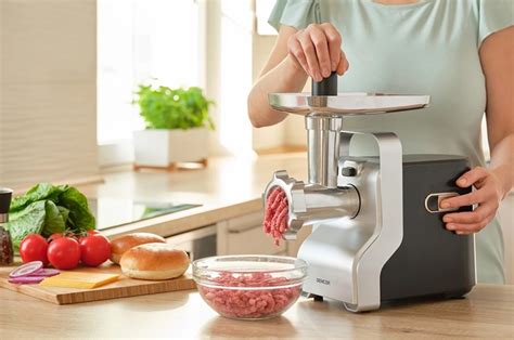 Porovnanie rôznych modelov ručných mlynčekov na mäso