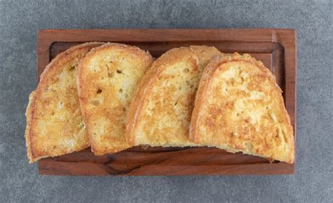 Ilustračné foto tradičného slovenského chleba vo vajci