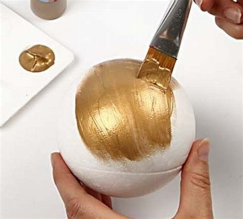 Dekorácia polystyrénovej gule technikou decoupage