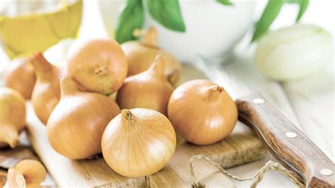Restovaná cibuľa a cesnak ako základ