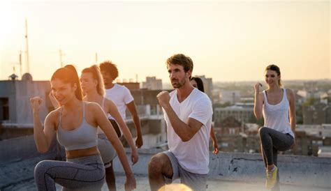 Osoba venujúca sa fyzickej aktivite v prírode