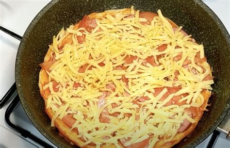 Pizza na panvici pod pokrievkou