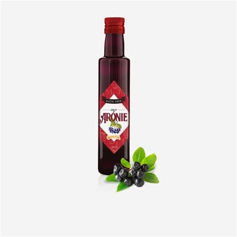 Aróniový sirup v sklenených fľašiach