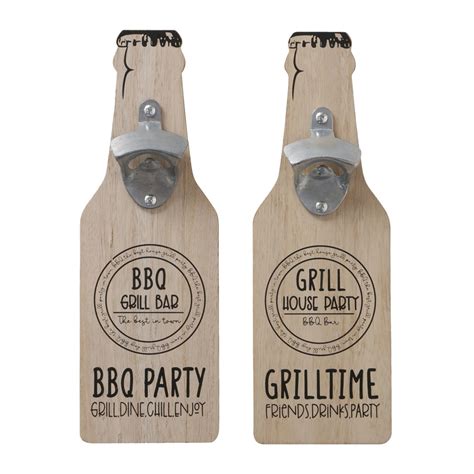 Rôzne druhy BBQ omáčok v fľašiach