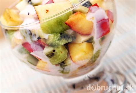 ovocný šalát s jogurtom
