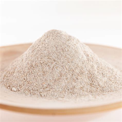 zrná špaldy a múka