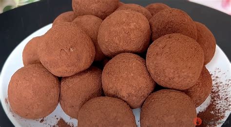 čokoládové guľôčky plnené Nutellou