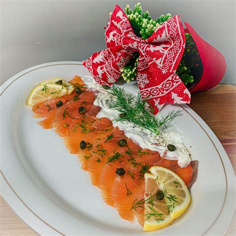 Gravlax marinovaný v cvikle