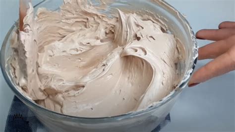 Miešanie ingrediencií na krém